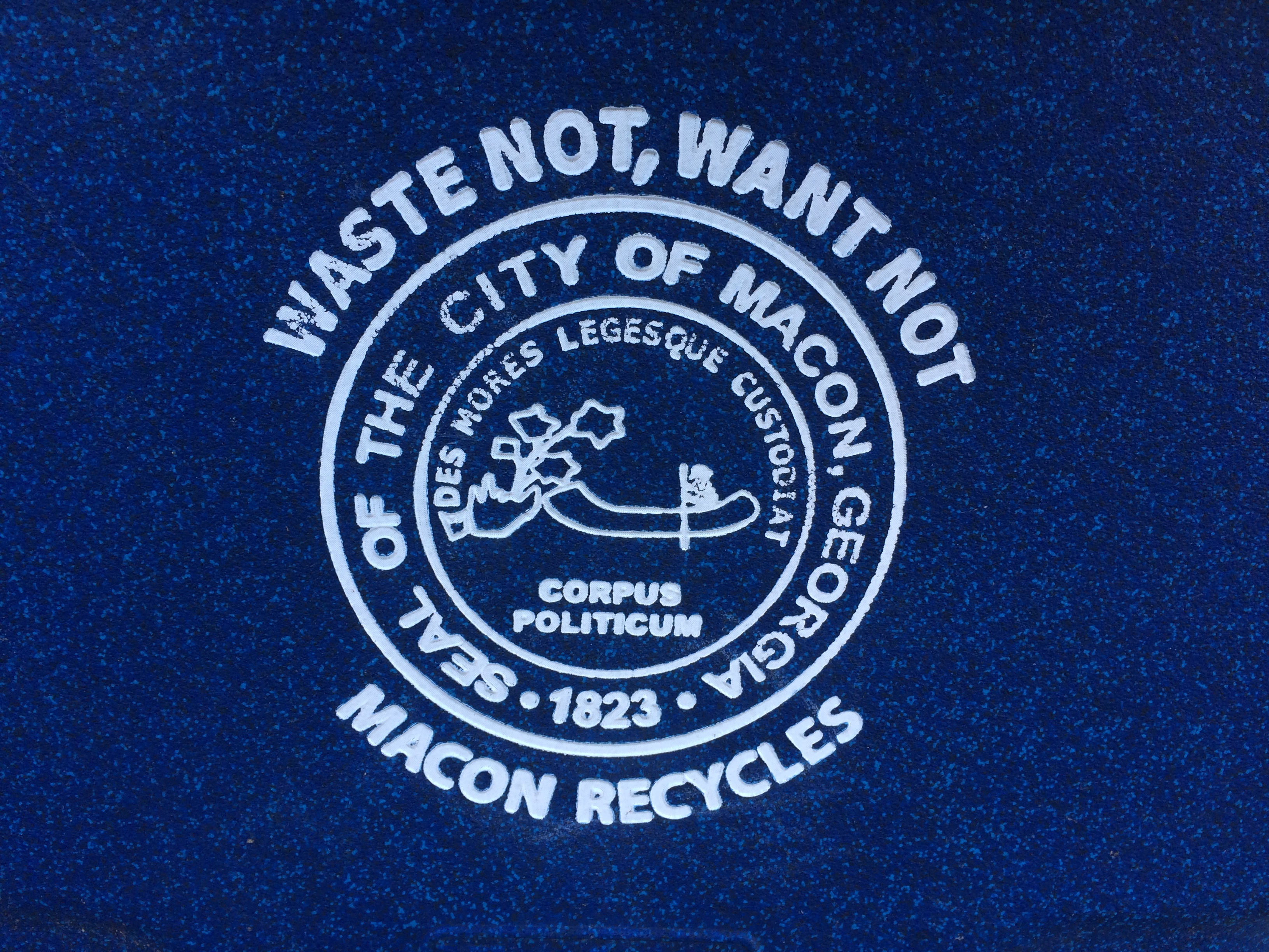 Reichert's veto revives Bibb plan for annual garbage fees